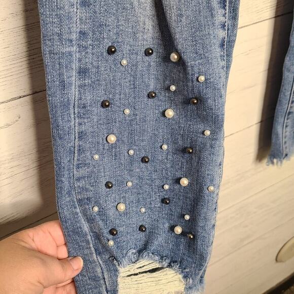 KanCan NWT Ankle/Cropped Jeans with Faux Pearl Detail Size 3 - Picture 7 of 11